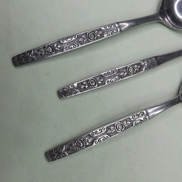 Oneida Northland Secret Fling Lot of 4 Teaspoon 2 Soup Spoons Dinner Fork - Picture 7 of 12